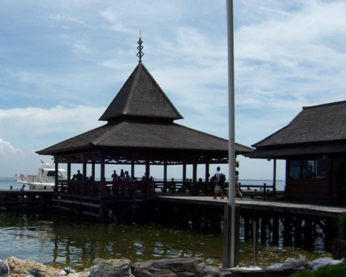 Dermaga Pulau Ayer Resort Kepulauan Seribu