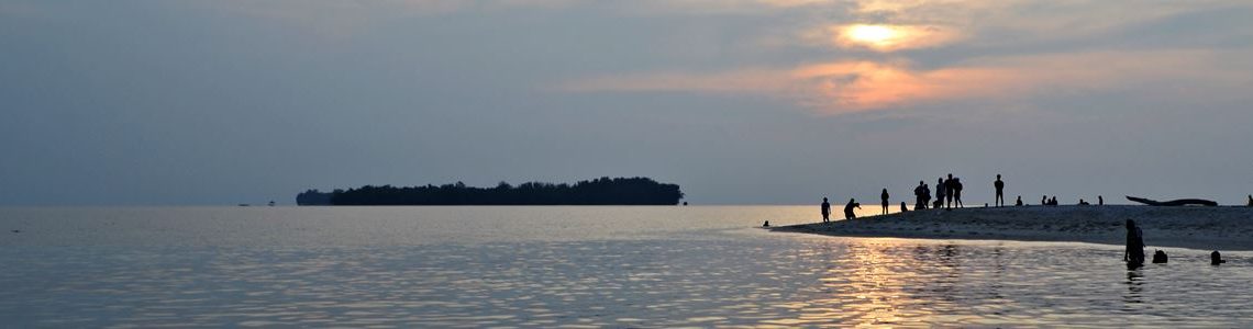 kepulauan seribu tour - romantic sunset island