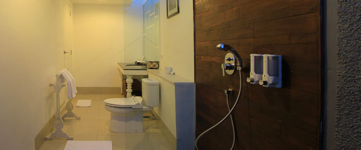 Bali Astana Kunti Honeymoon Villa - Bathroom