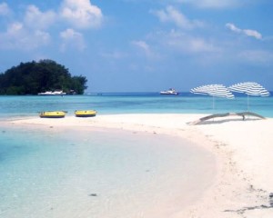 Pulau Macan Eco Resort - Pantai Pasir Putih