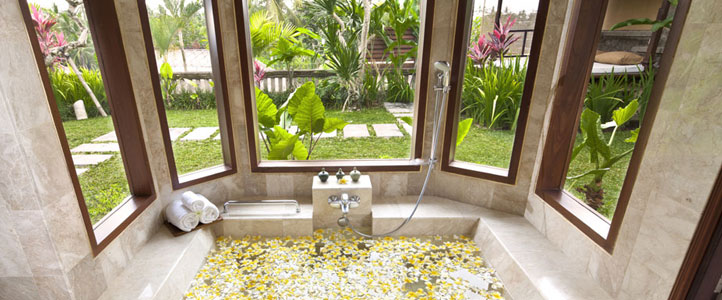 Bali Kamandalu Honeymoon Villa - Villa Batroom
