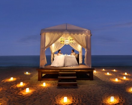 Bali Royal Santrian Honeymoon Villa - Romantic Dinner