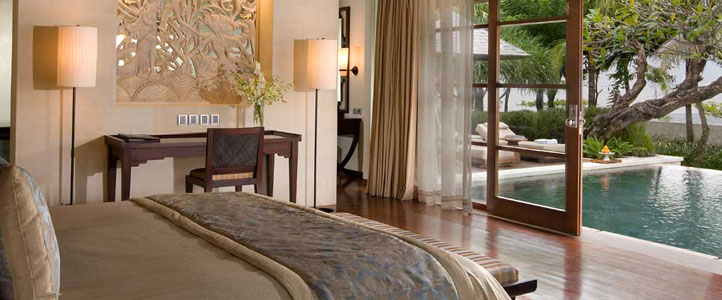 Bali Royal Santrian Honeymoon Villa - Royal Bedroom