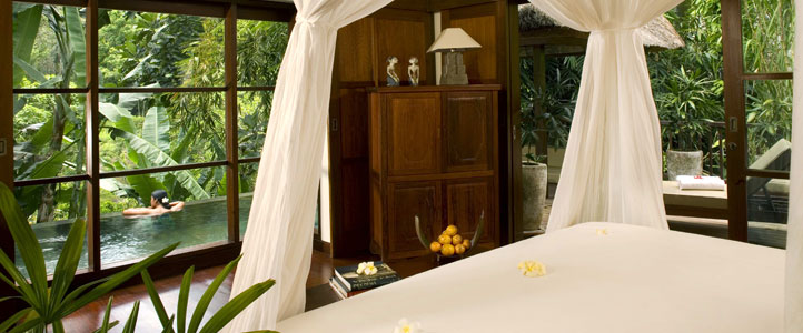 Bali Hanging Garden Ubud Honeymoon Villa - River Side Villa Bedroom