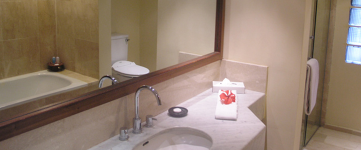 Lombok Santosa Honeymoon Villa - Deluxe Cottage Bathroom