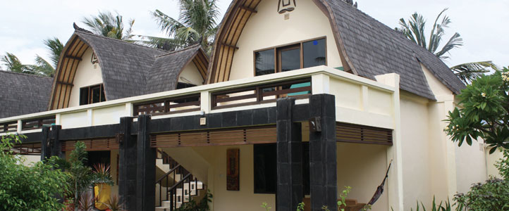 Lombok Villa Ombak - Traditional Lumbung Hut