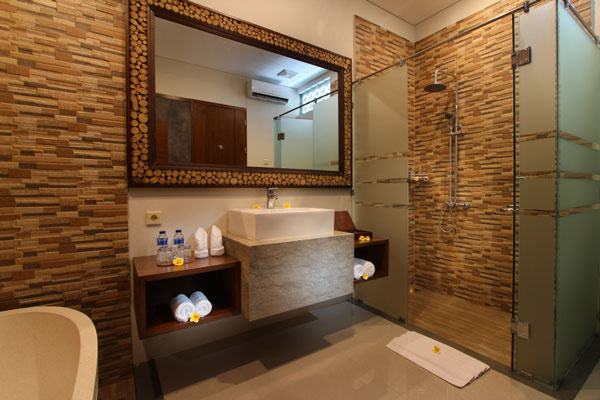 Bali Maharaja Seminyak Villa - Honeymoon Toilet